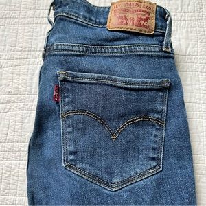 Levi’s distressed jeans